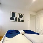 Nr6 4 Bedrooms Appartement
