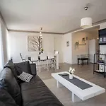 Nr6 4 Bedrooms Appartement