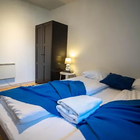 Nr6 4 Bedrooms *