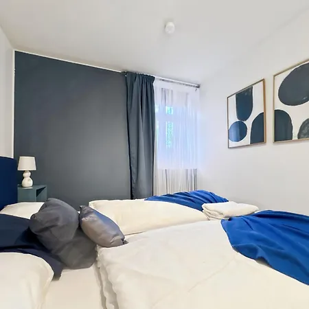 Nr6 4 Bedrooms *
