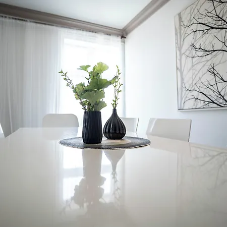 Nr6 4 Bedrooms Lejlighed *