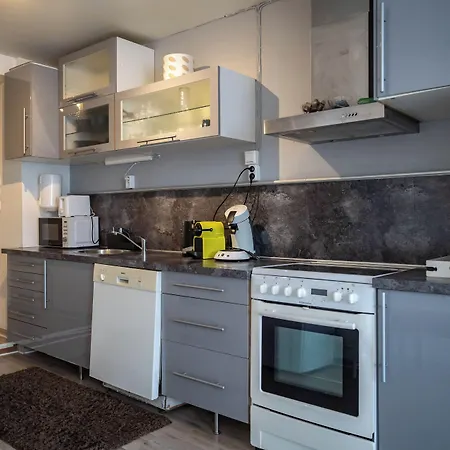 Nr6 4 Bedrooms Lejlighed *