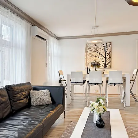 Nr6 4 Bedrooms