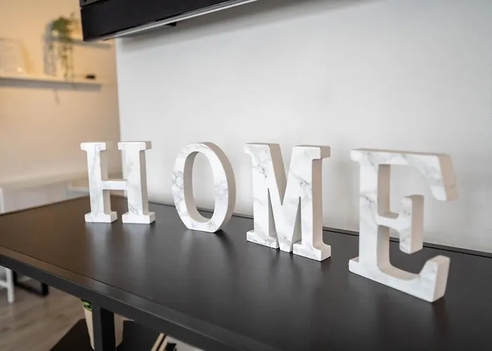 Nr6 4 Bedrooms Apartment *