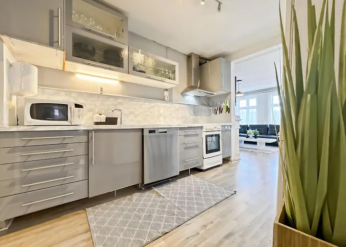 Nr6 4 Bedrooms Lejlighed *