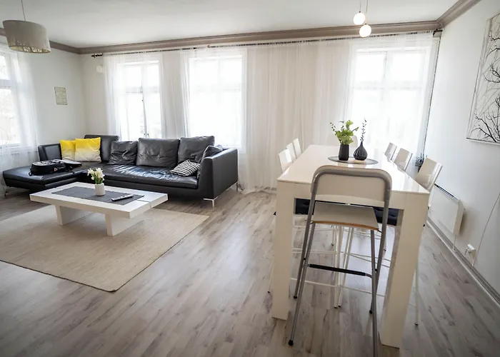 Nr6 4 Bedrooms Lejlighed